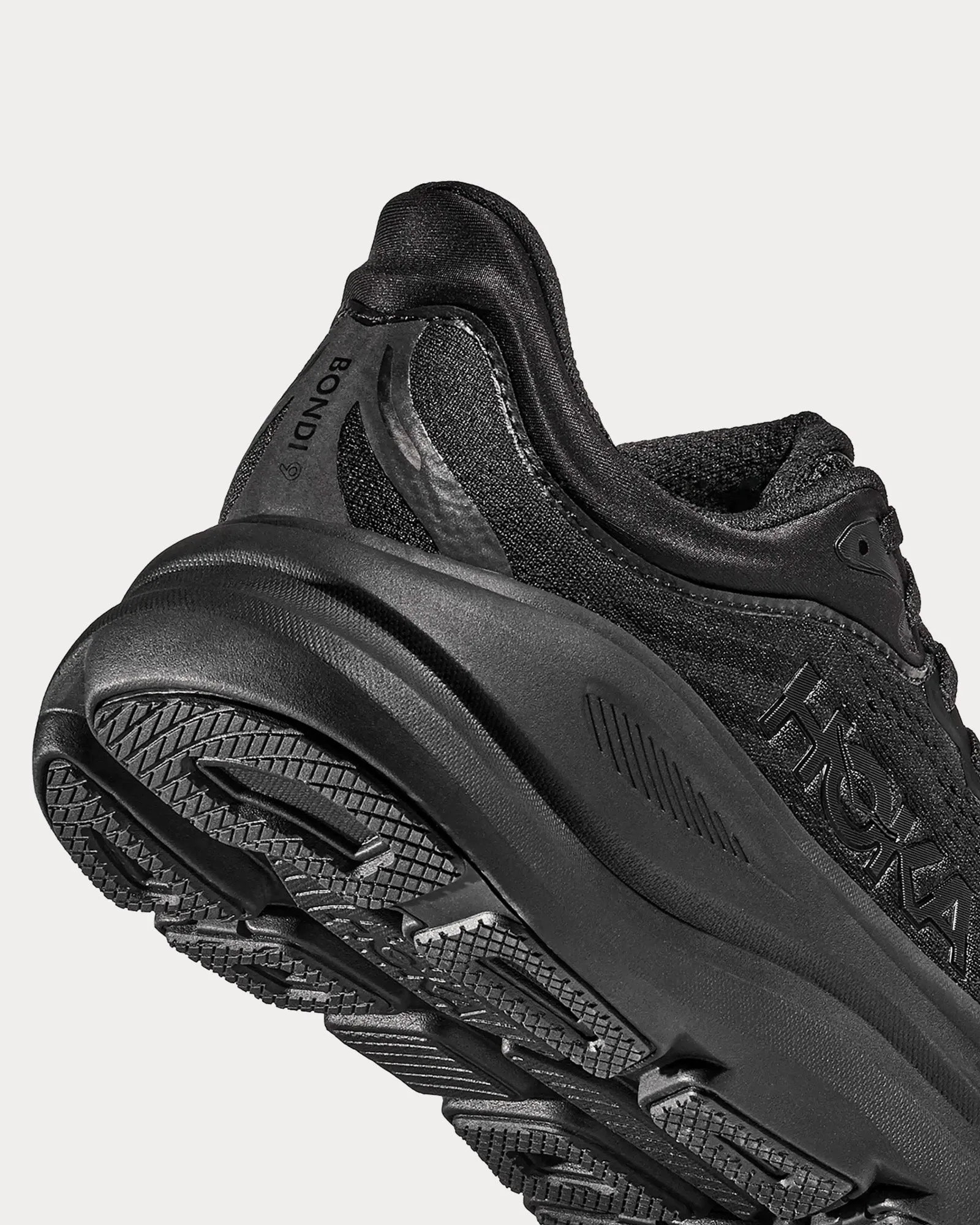 Bondi 9 Black / Black Running Shoes