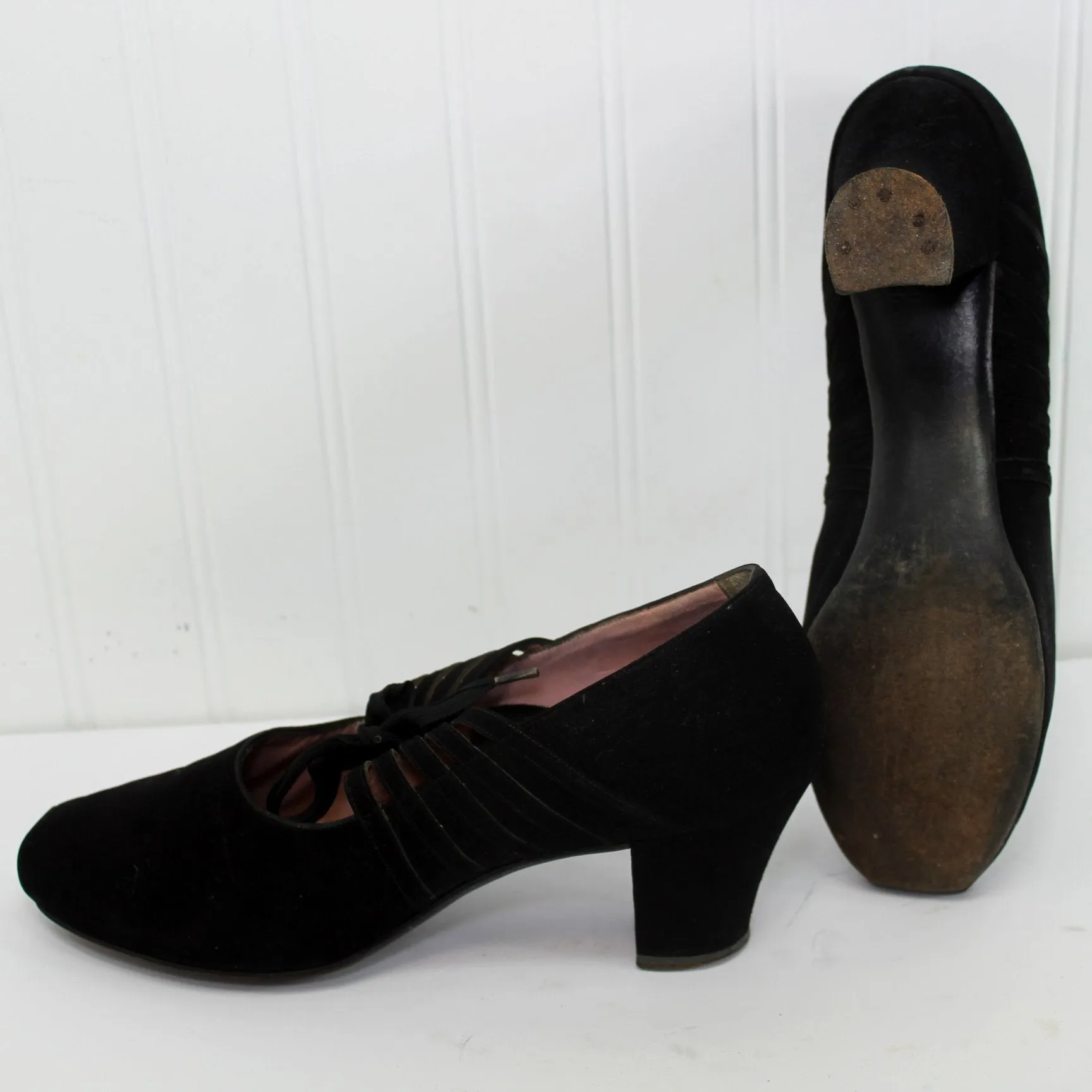 Dickerson 1940s Black Suede Tie Shoes 8 1/2 A Rockley Strom Co