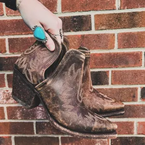Distressed Bown Ariat Dixon