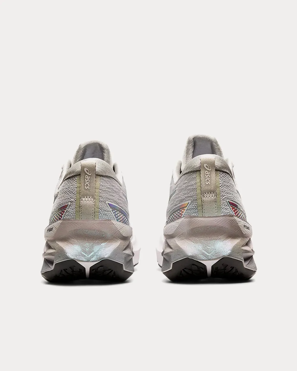 Novablast 2 Platinum Glacier Grey / White Running Shoes