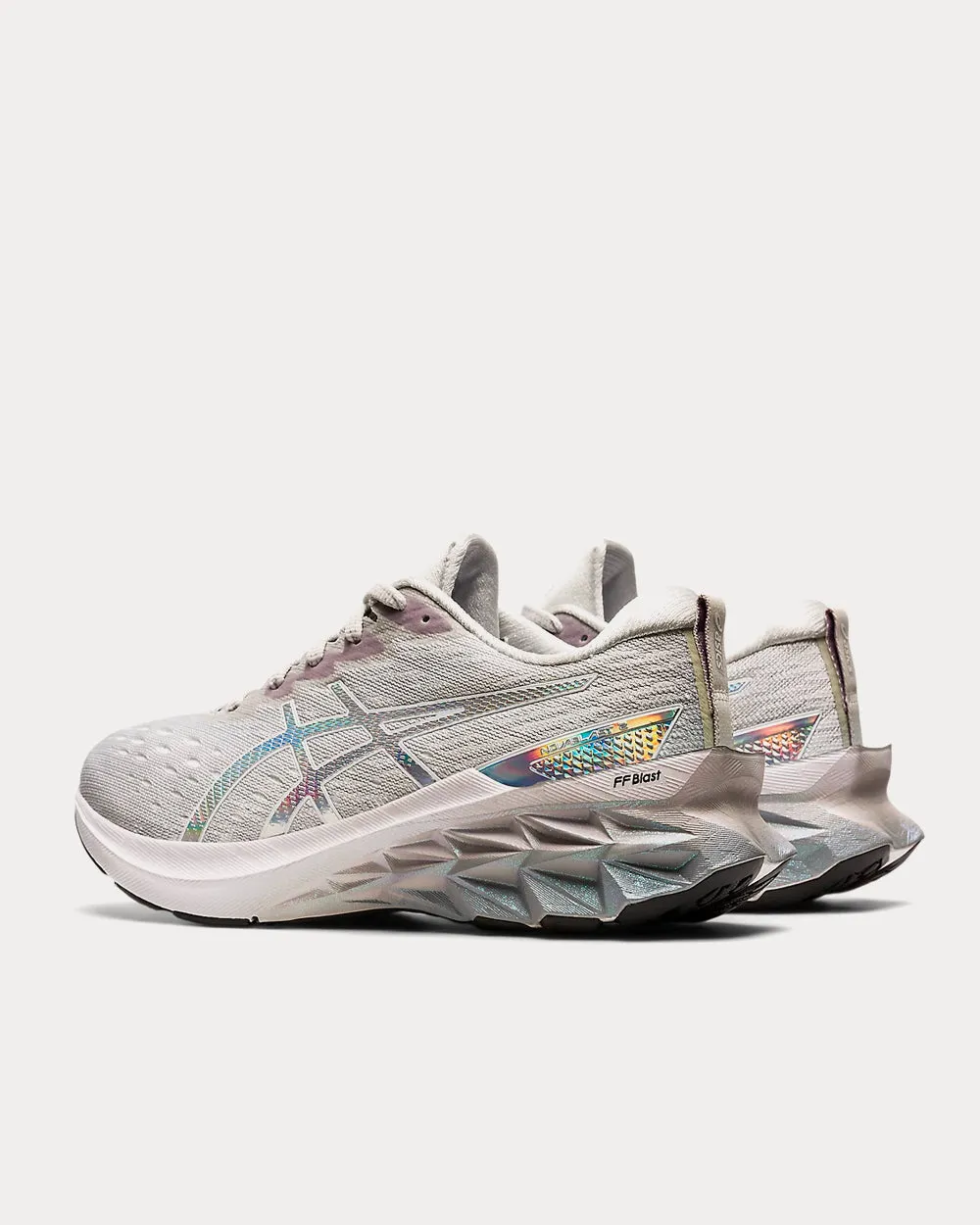 Novablast 2 Platinum Glacier Grey / White Running Shoes